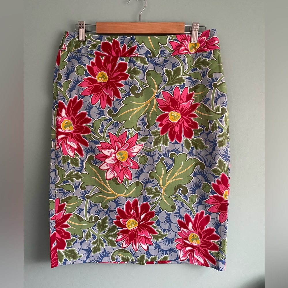 Spring pencil skirt